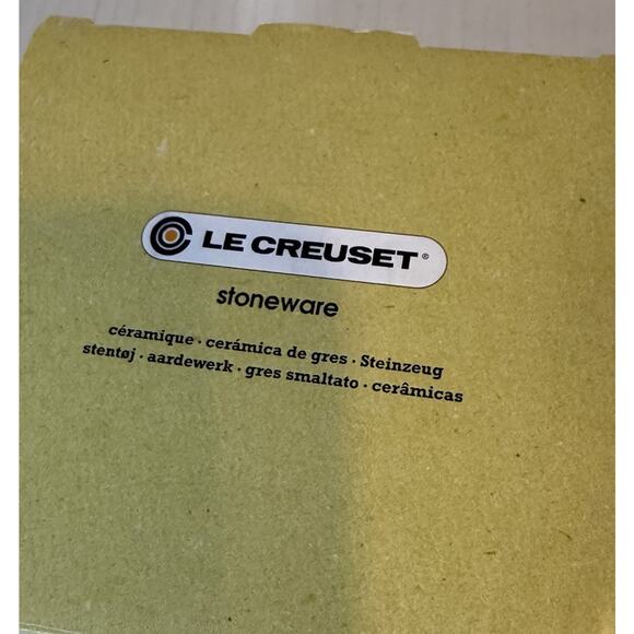 NEW Le Creuset Flower Petite Ramekin Caribbean Blue Set of 2 Stoneware - Picture 10 of 11